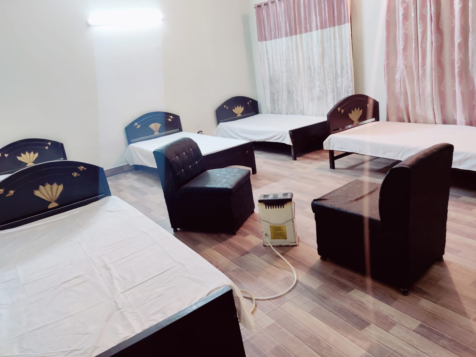Five Seater Room at Maheen Villa Girls Hostel branch 2
